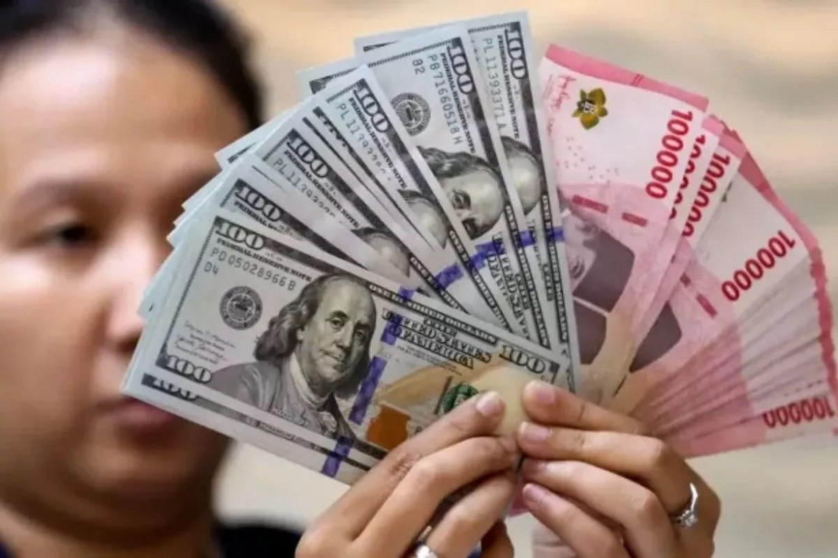 Rupiah Menguat ke Rp17.642 per Dolar AS Terdorong Sinyal Dovish The Fed
