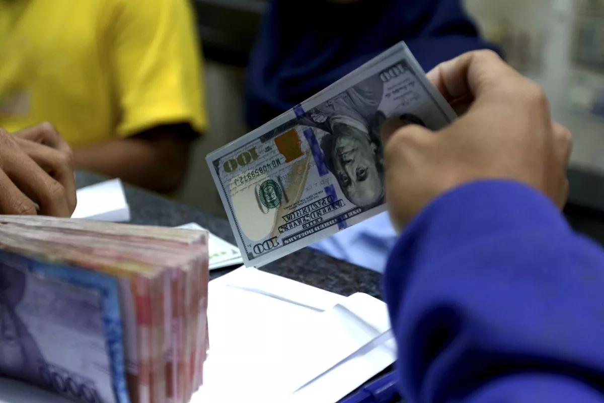 Rupiah Catat Penguatan 104 Poin Selama Sepekan Hingga Rp 17.694 USD