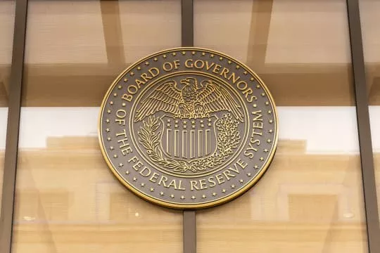 Wall Street Terkoreksi Usai The Fed Beri Sinyal Hawkish Suku Bunga
