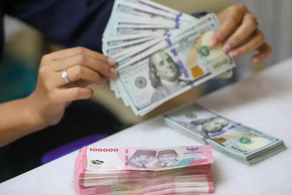 Rupiah Hari Ini Diprediksi Melemah ke Rentang 17.430 per Dolar AS