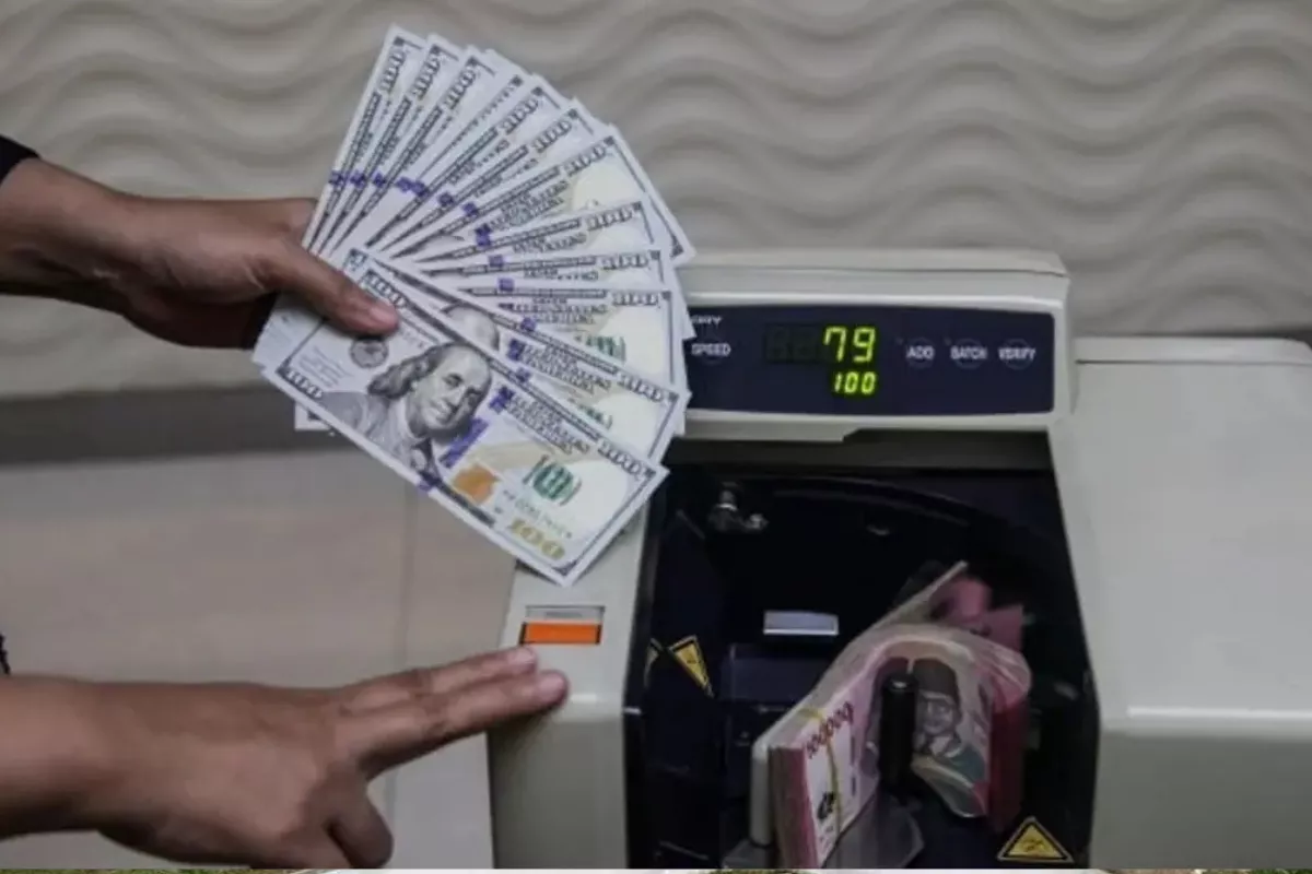 Rupiah Diprediksi Melemah ke Rp17.530 per Dolar AS pada 18 Mei 2026 