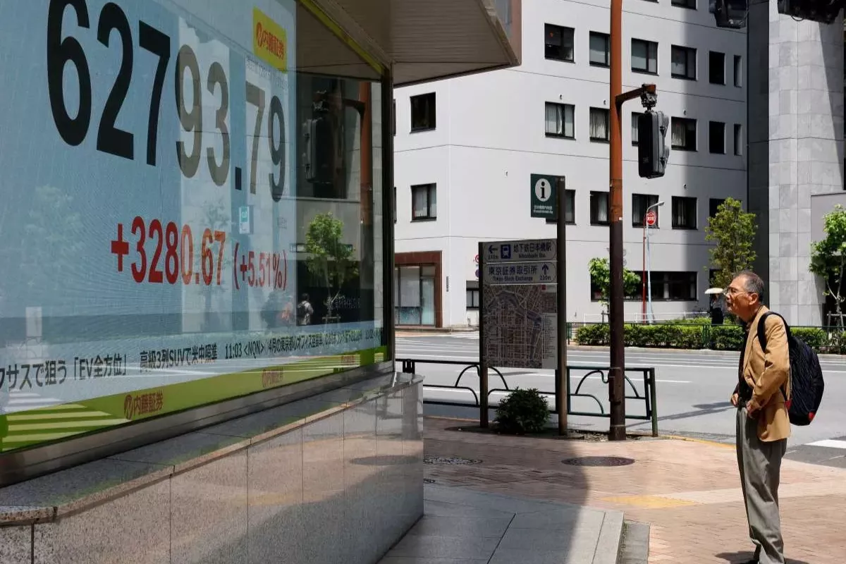 Bursa Asia Kompak Melemah, Indeks Nikkei dan Kospi Ambles