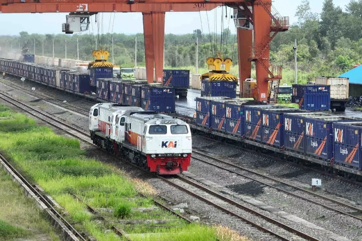 KAI Logistik Angkut 90.321 Hewan Peliharaan di Semester I 2026