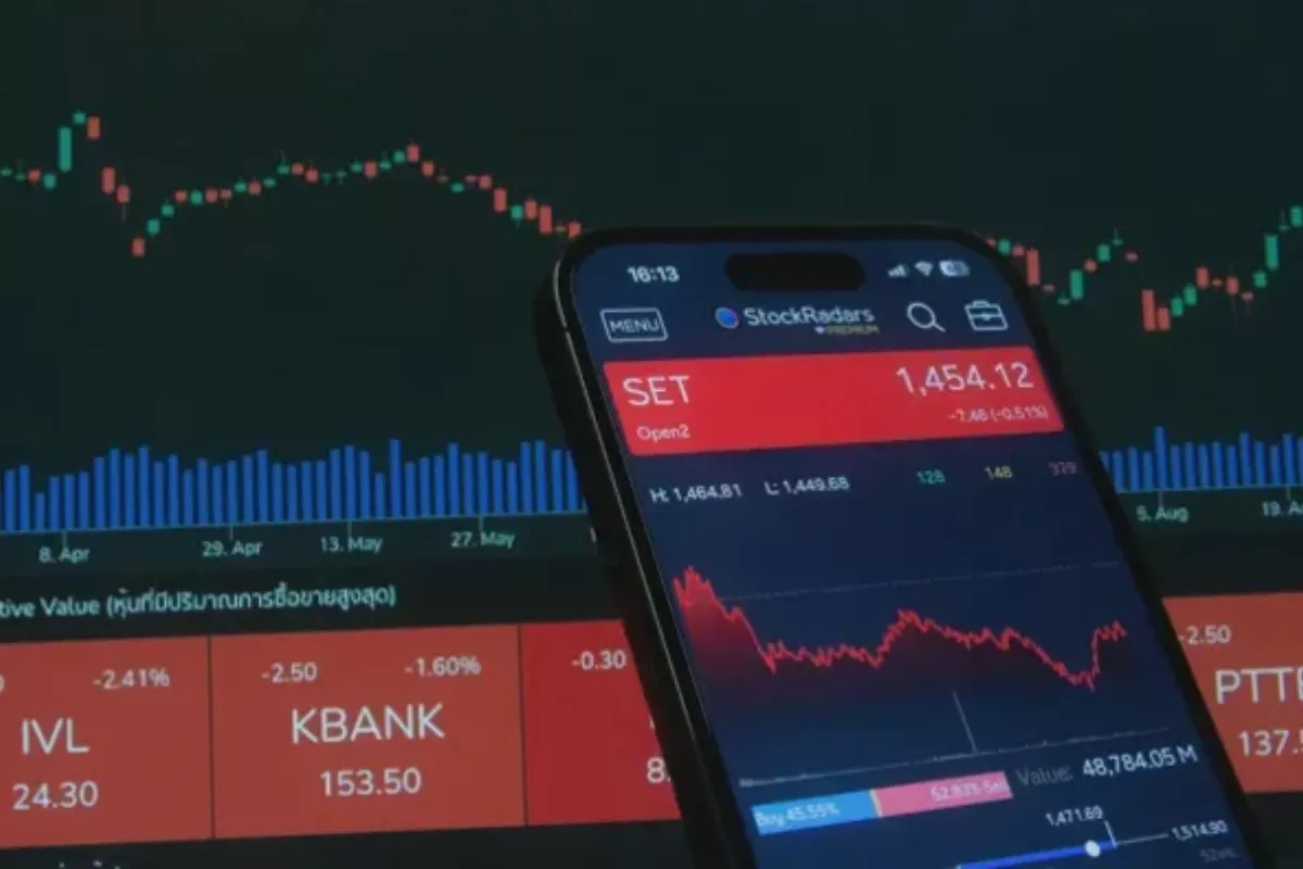 Indeks Bisnis-27 Turun 0,50 Persen, Cek Performa Saham BBRI dan  PTBA