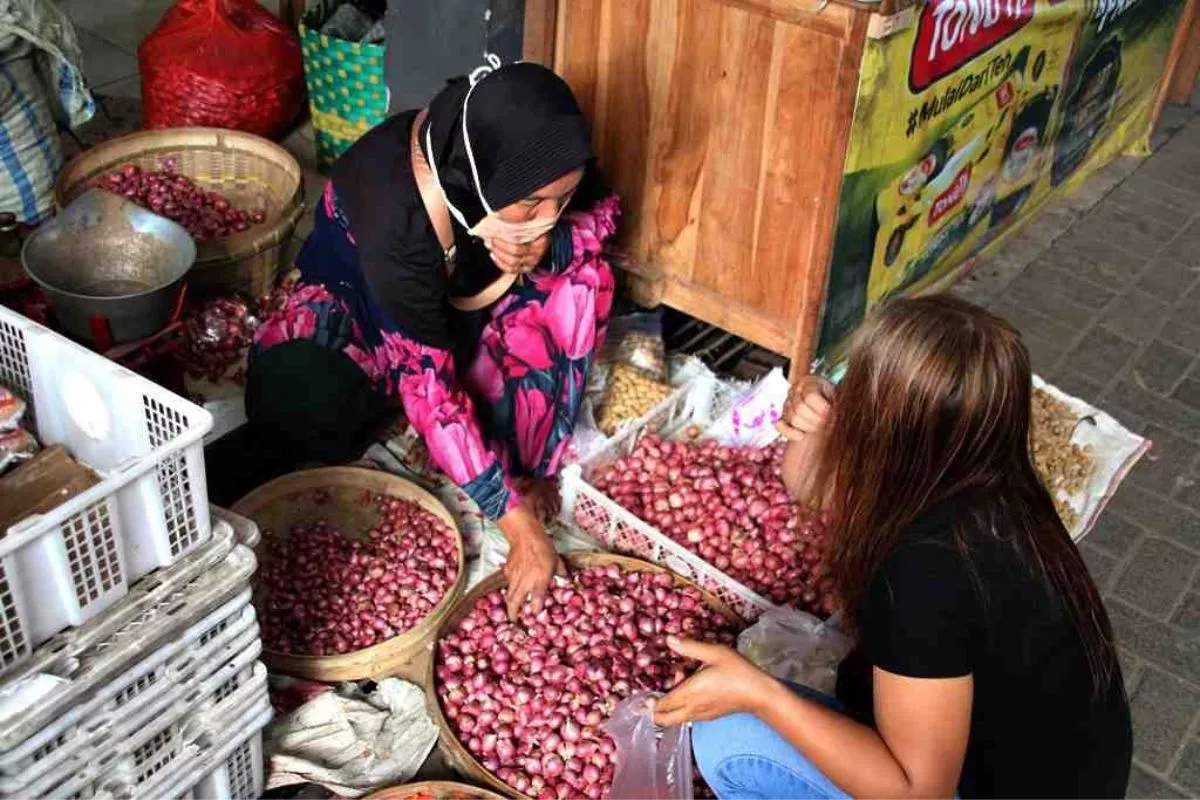 Pasokan Melimpah Pemicu Turunnya Harga Cabai dan Bawang
