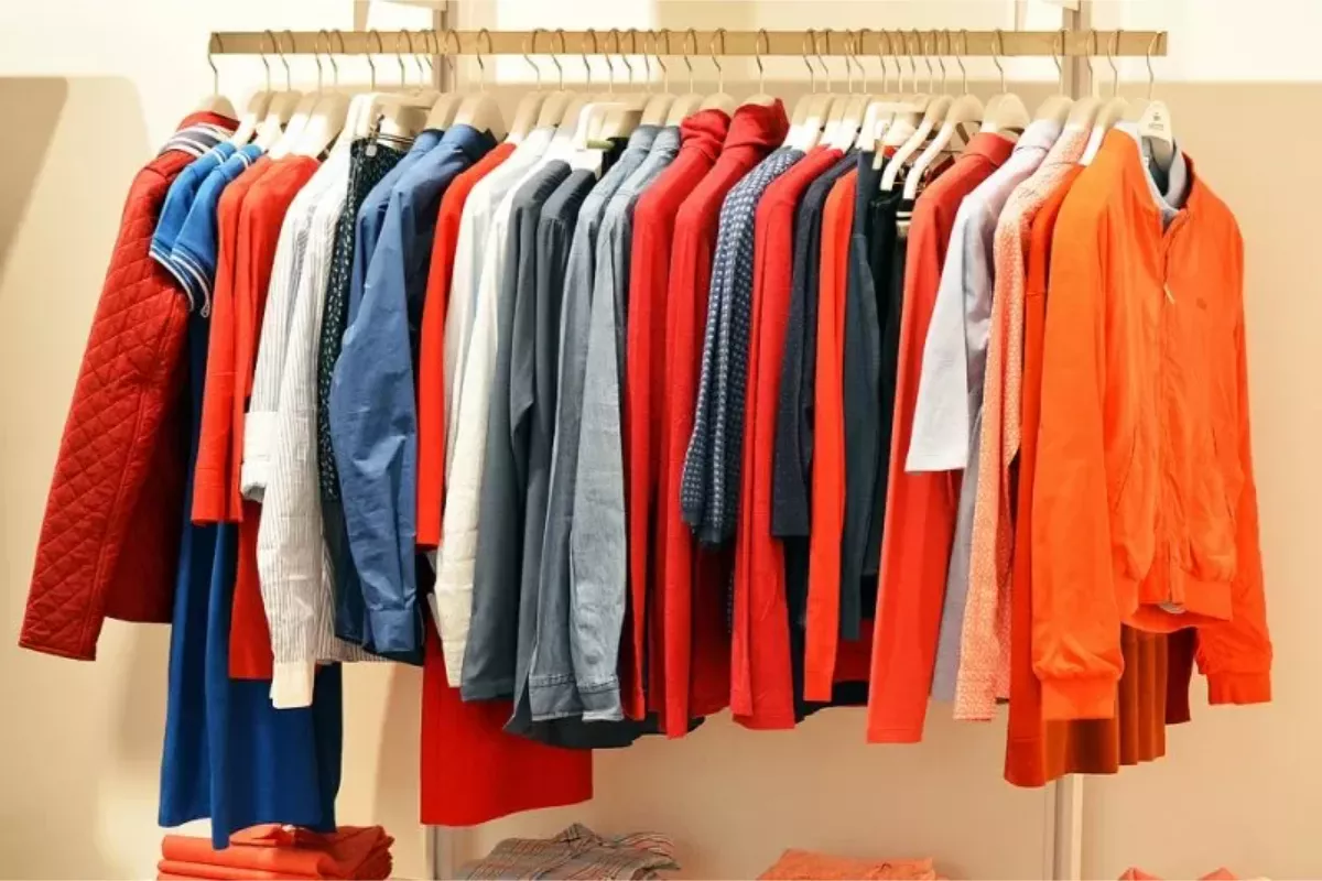Cara Memilih Bahan Baju yang Awet Puluhan Tahun (Bukan Sekadar Tren)