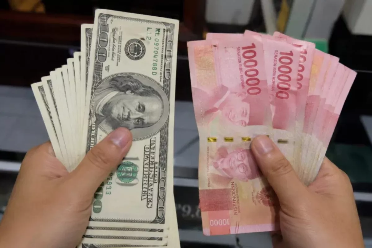 Lonjakan Harga Minyak Dunia Picu Gejolak Nilai Tukar Rupiah di Asia