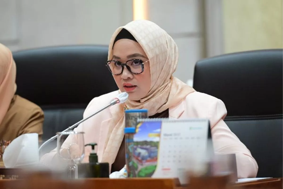 Wakil Ketua Komisi IX DPR Salurkan Air Bersih di Kabupaten Bekasi