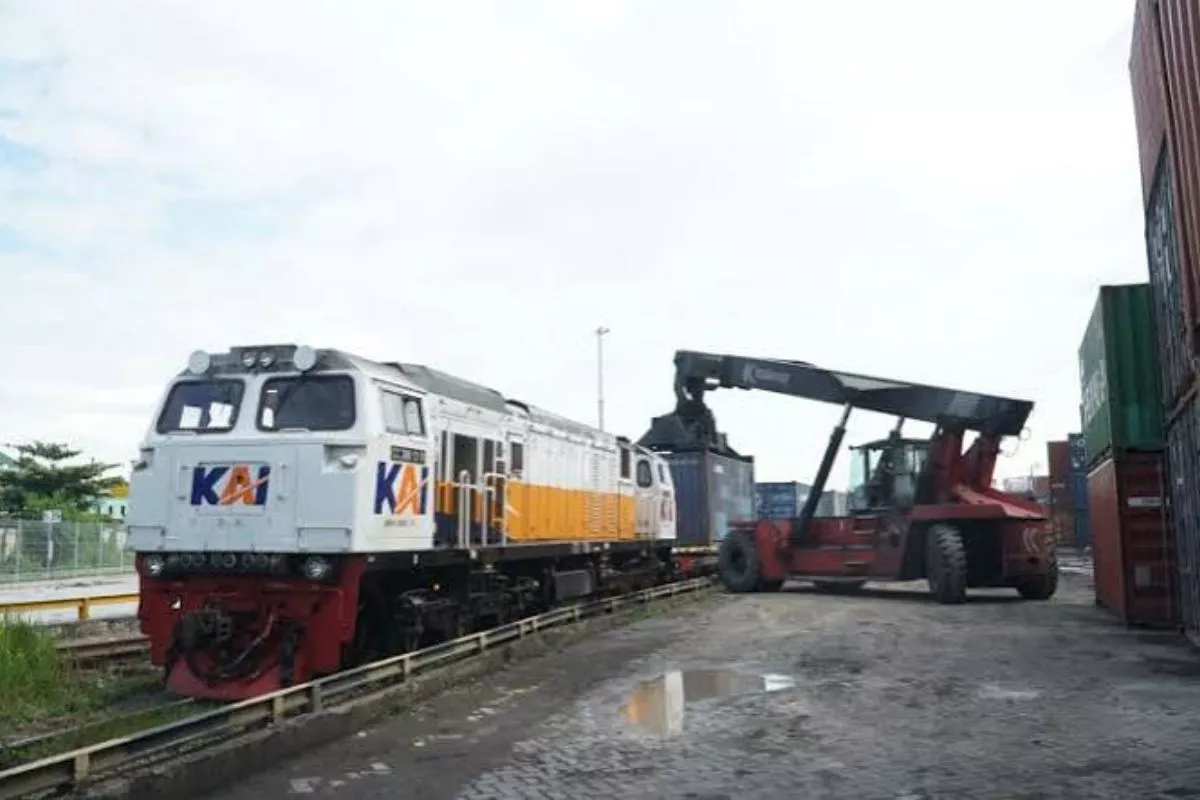 Kinerja Logistik KA Daop 3 Cirebon Susut 20,56 Persen