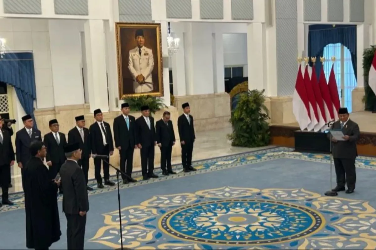 Presiden Prabowo Lantik Suahasil Nazara Jadi Menkeu