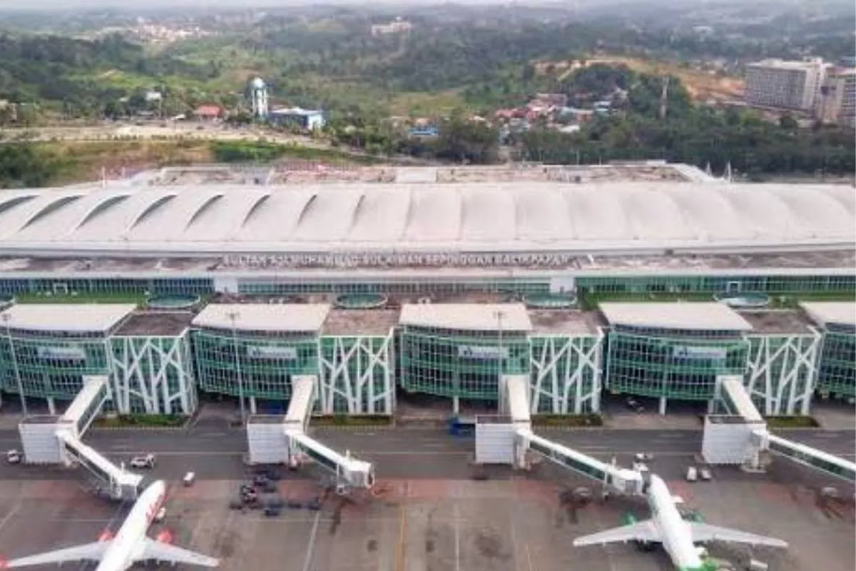 Ditempuh Asap Karhutla, Operasional Bandara Sepinggan Tetap Aman