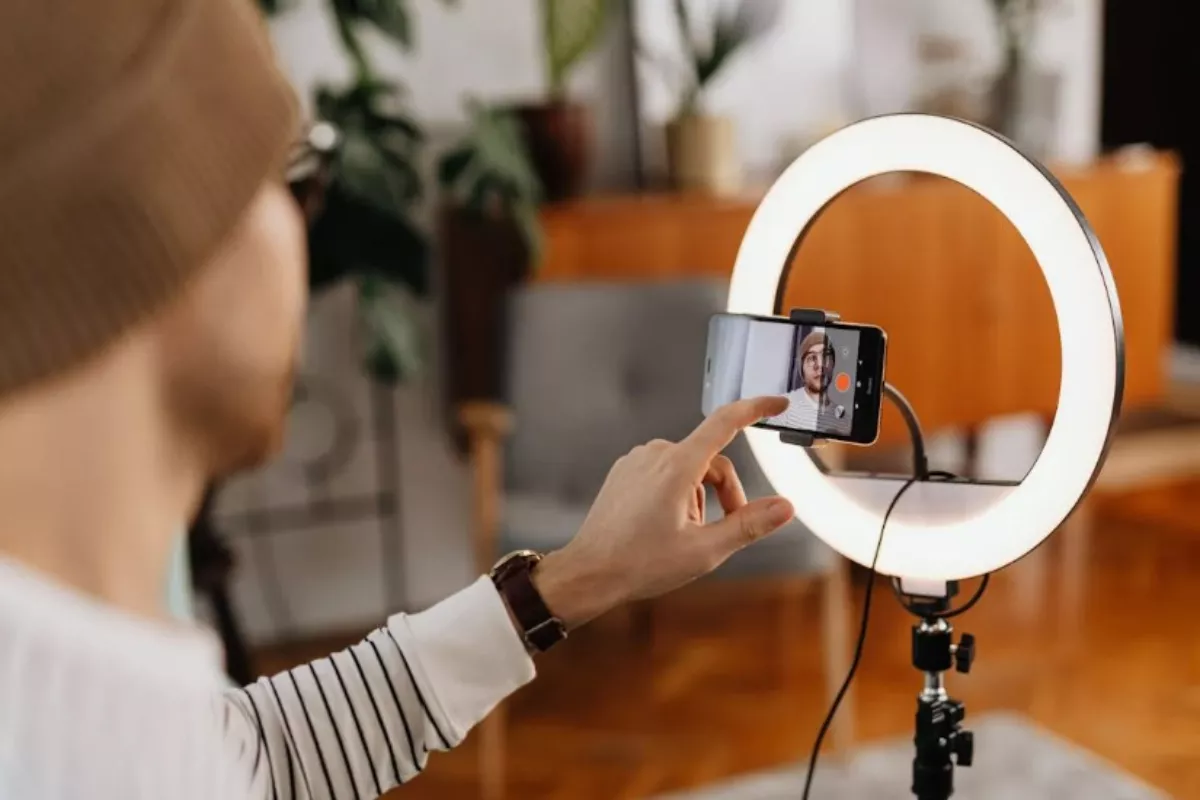 Cara Jadi Content Creator Sukses Mulai dari Nol Modal HP Saja