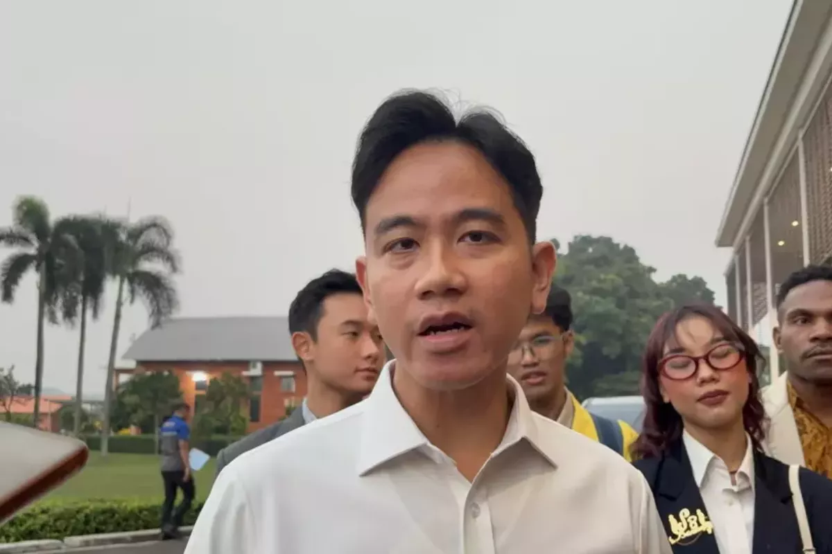 Gibran Kunjungan Kerja ke NTT hingga Papua, Ajak 5 Mahasiswa