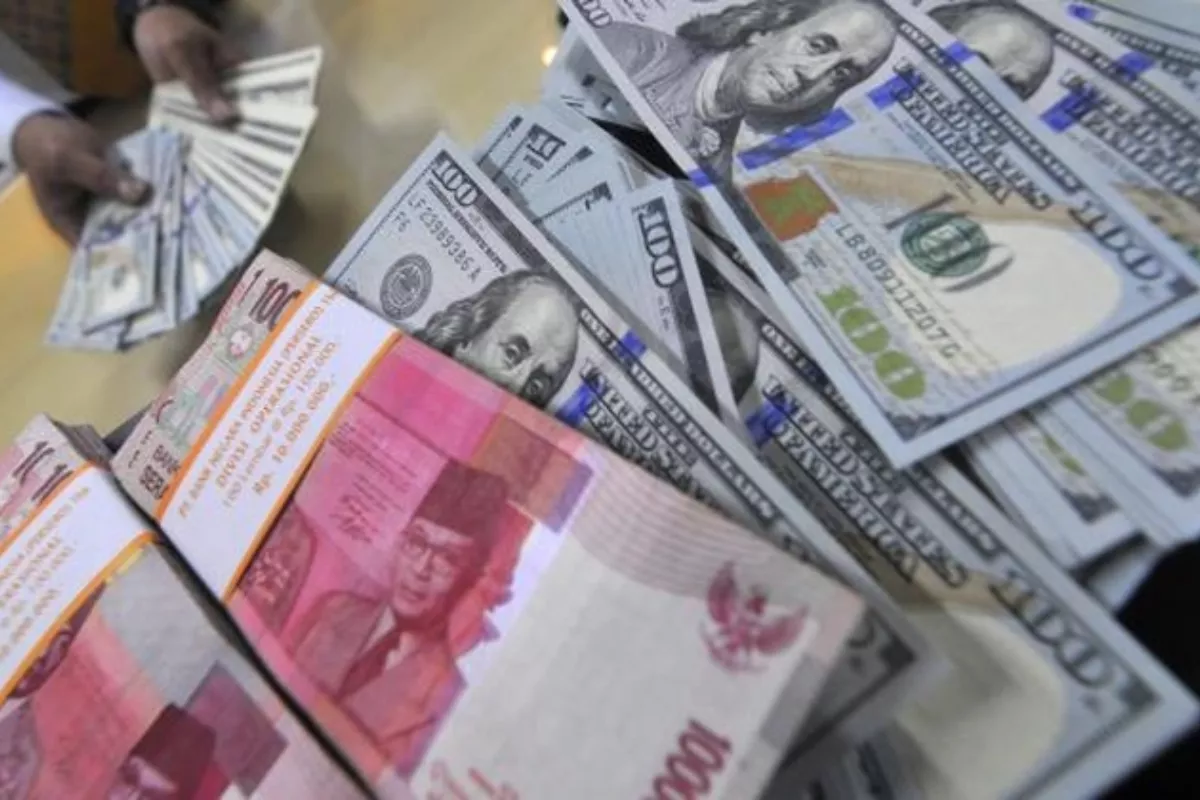 Rupiah Melemah ke Rp17.667 per Dolar AS Bersama Mayoritas Mata Uang Asia