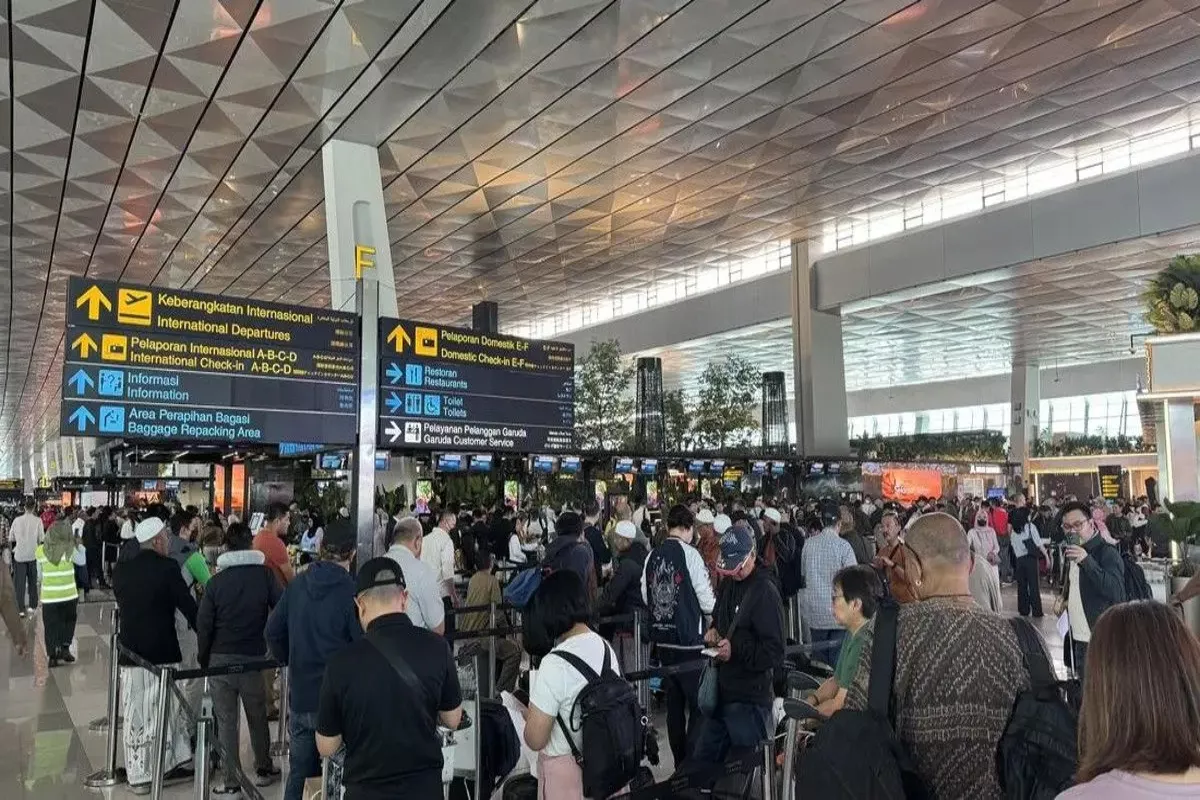Kediaman Menkeu Terkena Debu Erupsi Serta Penutupan Layanan Bandara