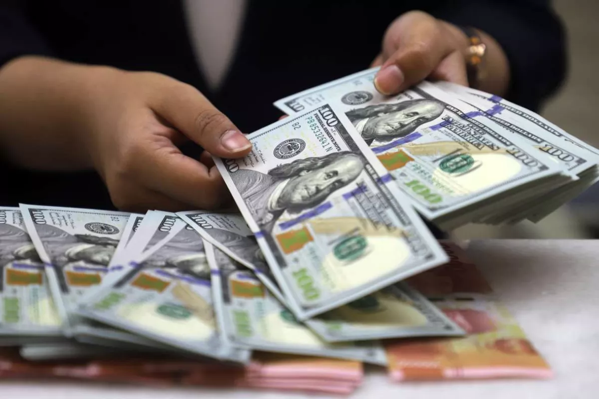 Rupiah Melemah ke Rp 17.997 per Dolar AS Sejalan Mata Uang di Asia