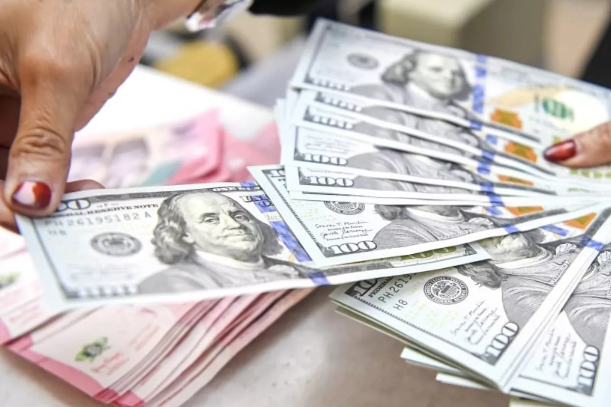 Rupiah Melemah Tipis di Pasar Spot ke Rp 18.030 per Dolar