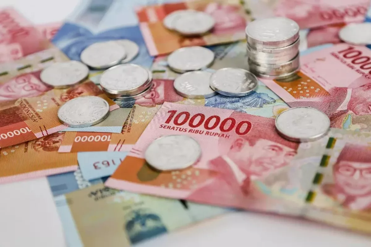 Kurs Rupiah 18 Mei 2026 Berpotensi Melemah ke Rp17.650 per Dolar AS