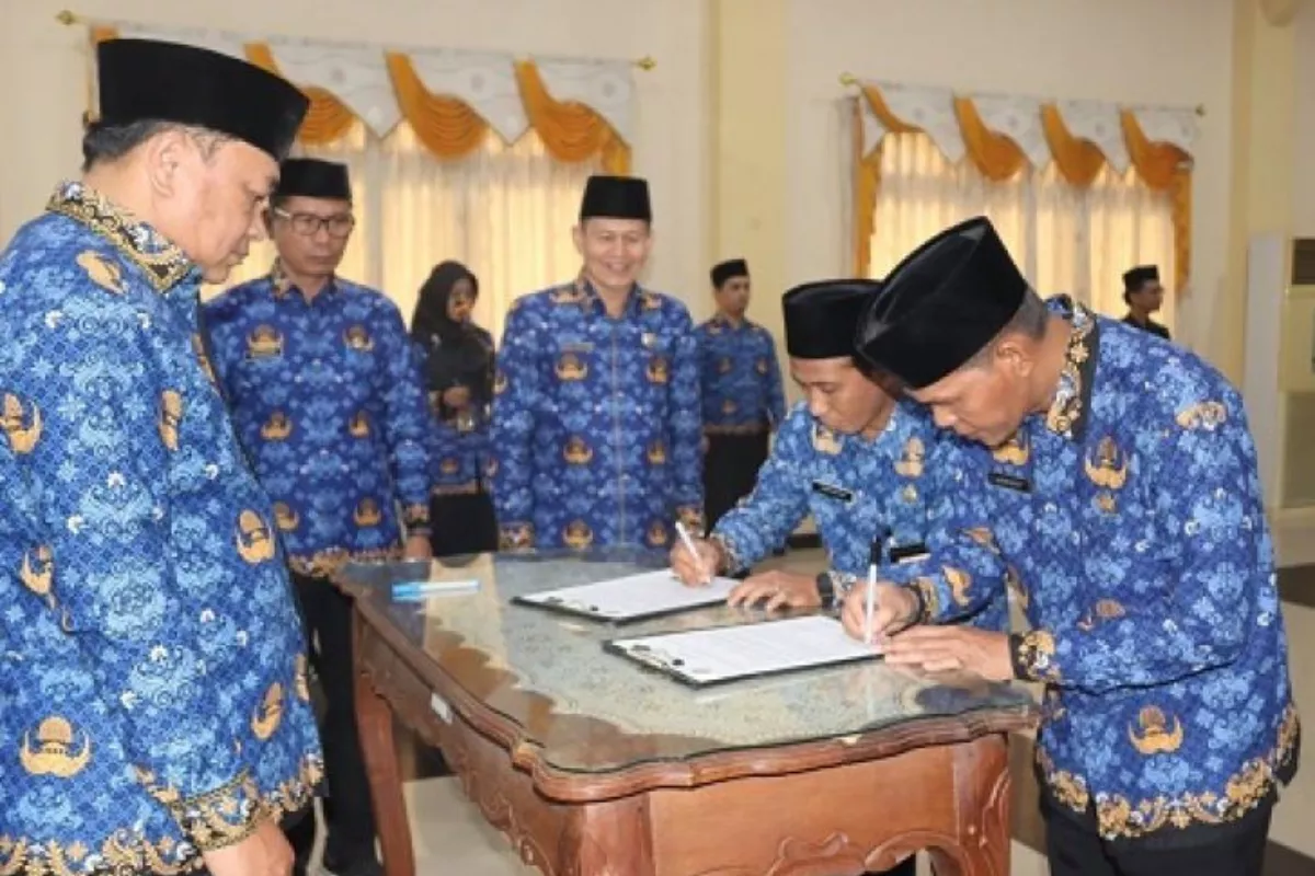 Pesan Kakanwil Kemenag Kalbar Saat Melantik Pejabat Fungsional Baru
