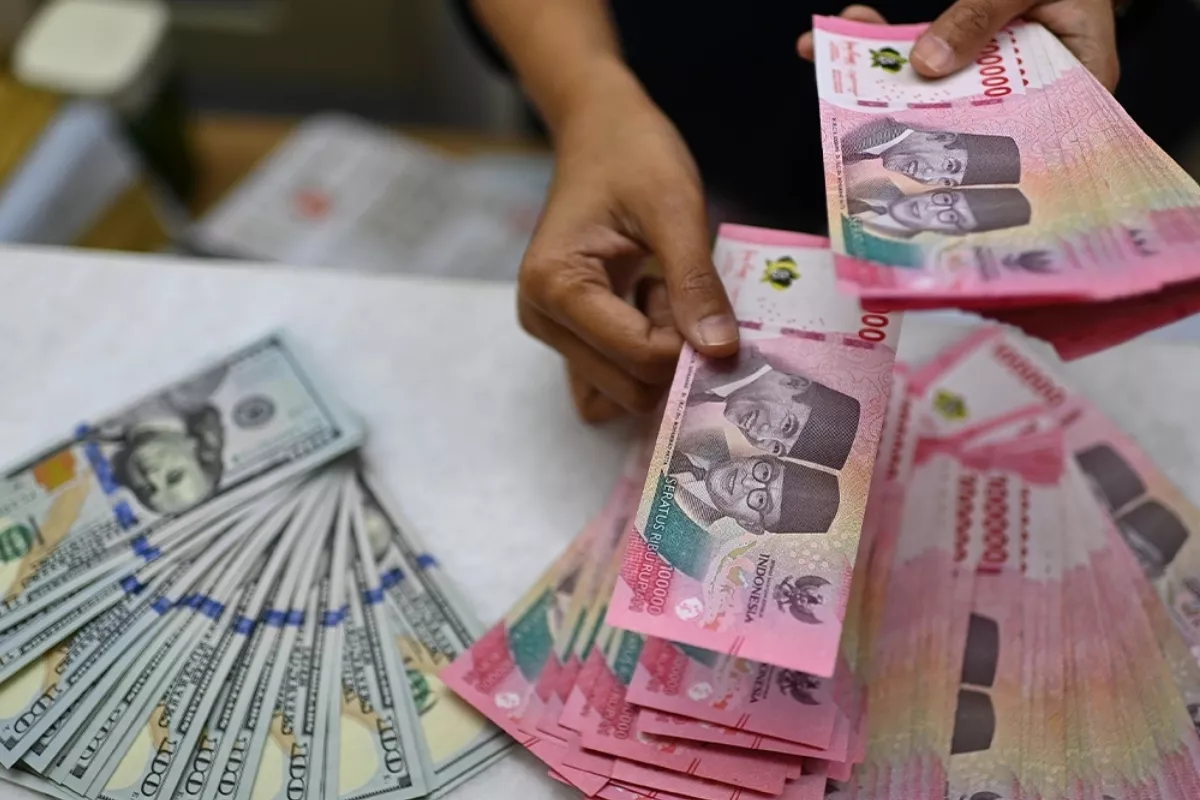 Kurs Rupiah Hari Ini Berpotensi Melemah hingga Rp18.110 per Dolar AS