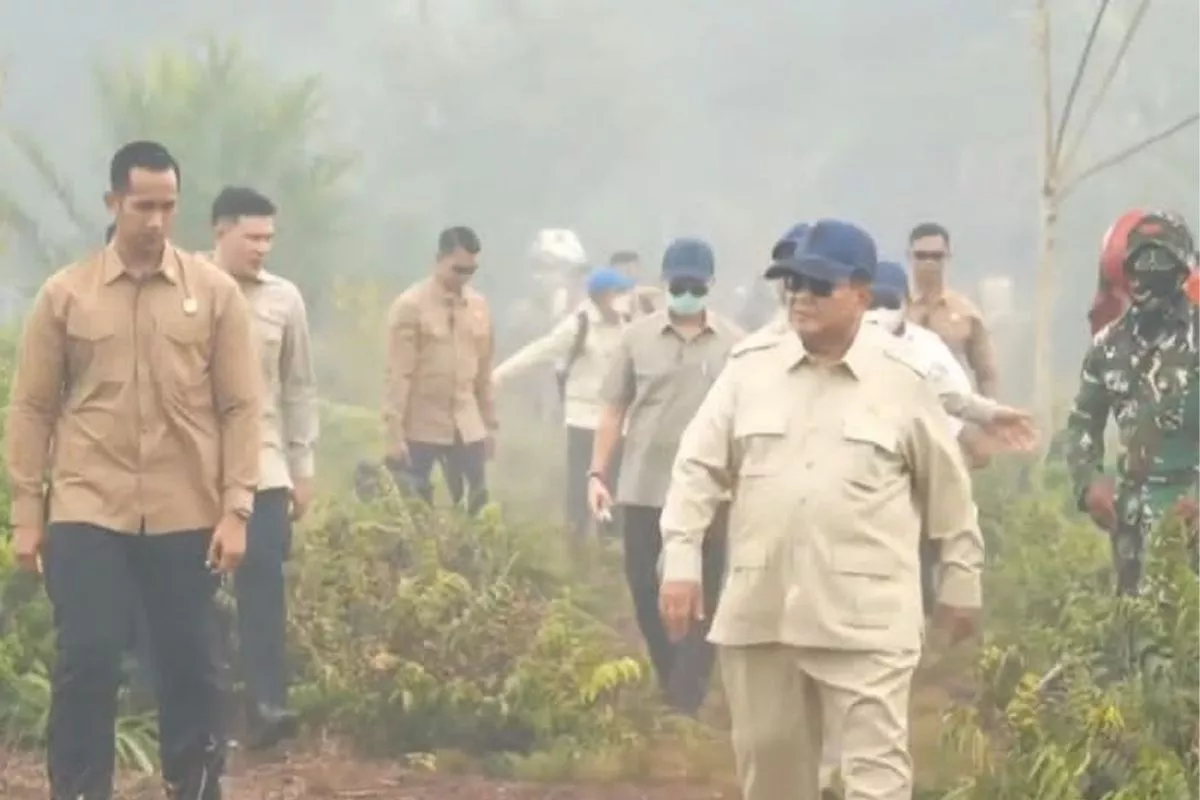 Dari Pontianak, Prabowo Bertolak ke Palangka Raya Cek Karhutla