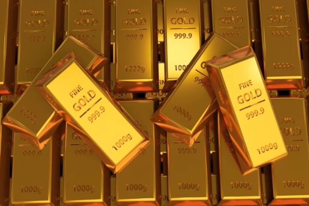 Harga Emas Global Flat di USD4.330, Tertahan Isu Suku Bunga