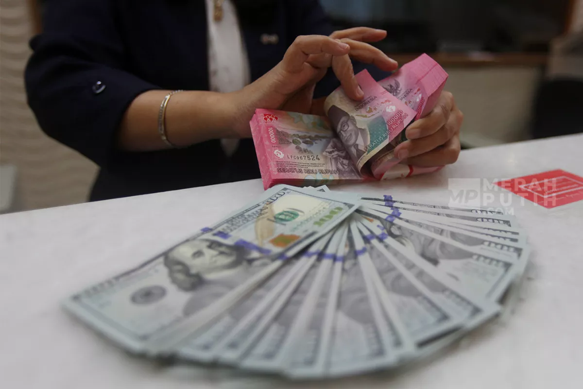 Dolar AS Melemah, Rupiah Rabu Ini Berpotensi Menguat di Rentang Rp17.690