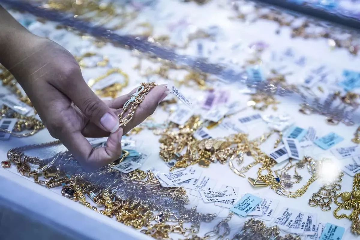 Update Harga Emas Perhiasan Hari Ini 18 September 2026 Terpantau Turun
