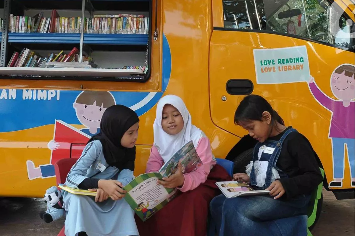 Perpustakaan Keliling dan Trauma Healing Hibur Anak Penyintas NTT