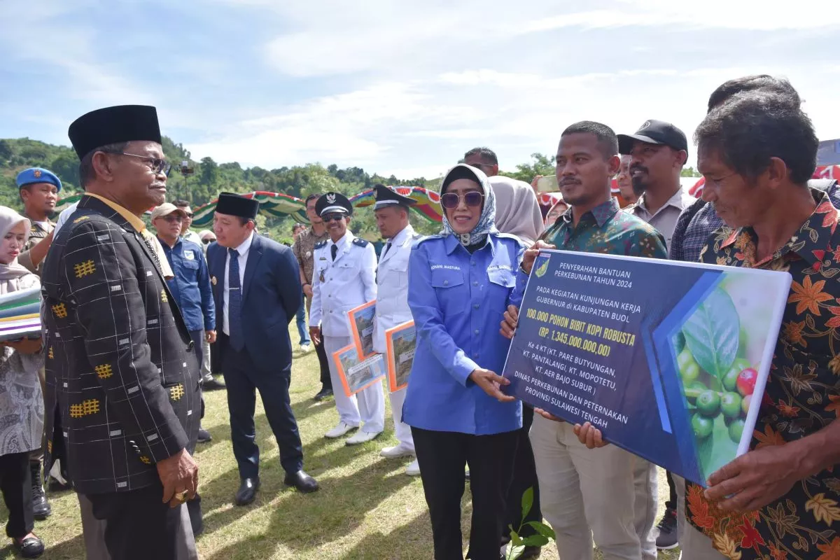 Pemprov Sulteng Beri Bantuan Tunai Berdayakan Ekonomi Masyarakat Lokal