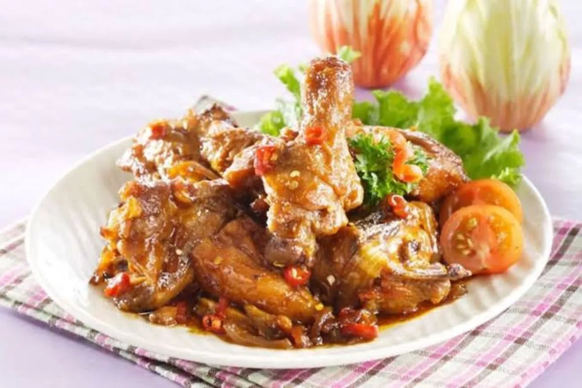 Cara Masak Ayam Kecap Bawang Bombay yang Gurih, Manis, dan Harum