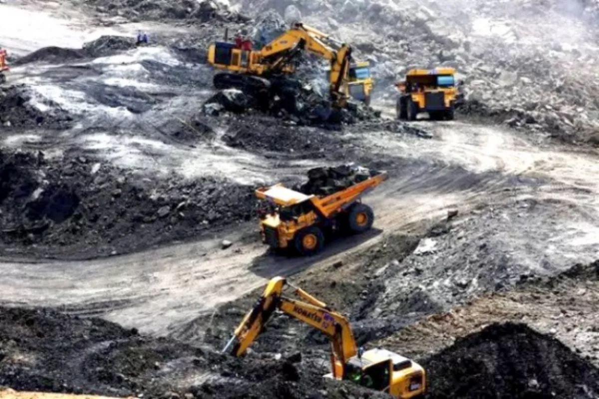 Transisi Energi Dunia: Batu Bara Berkurang, Energi Terbarukan Melesat