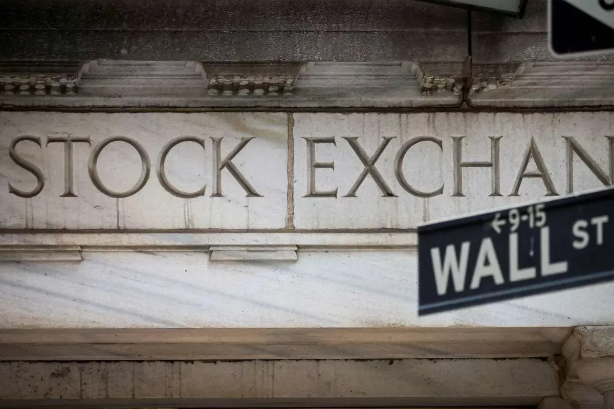Wall Street Tertekan Data Tenaga Kerja dan Suku Bunga The Fed