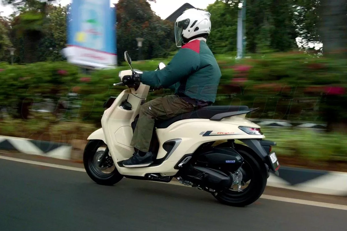 Tips Posisi Duduk Nyaman saat Naik Motor agar Tidak Cepat Lelah