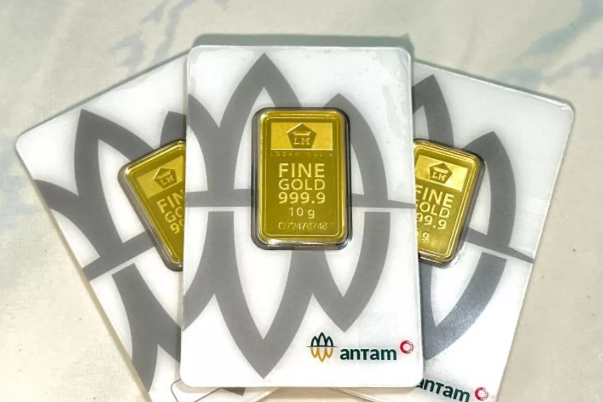 Harga Emas Antam Hari Ini Turun 15 Ribu Rupiah per Gram