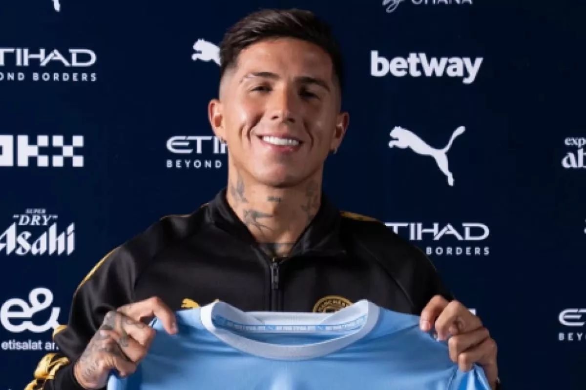 Ikuti Jejak De Bruyne, Enzo Ungkap Alasan Pilih Nomor 17 di Man City