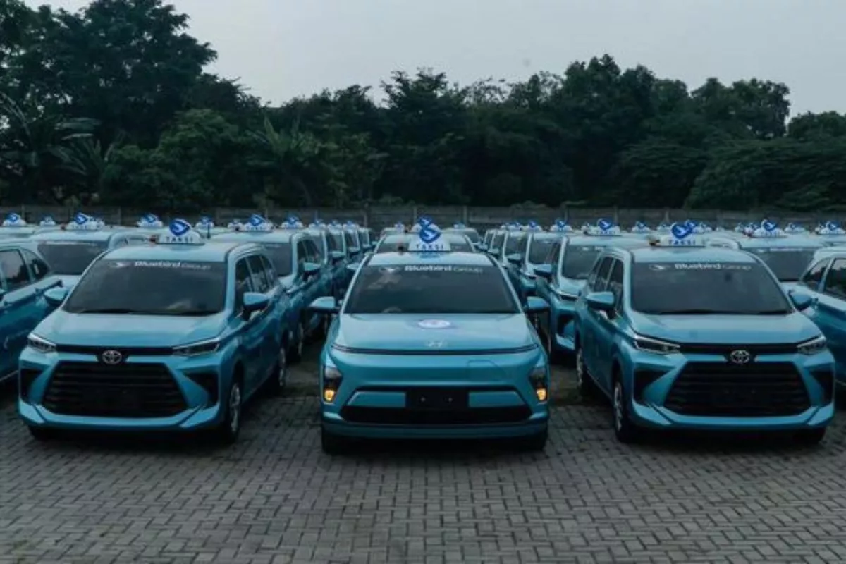 Pewaris Blue Bird Kurangi Porsi Kepemilikan Saham secara Signifikan