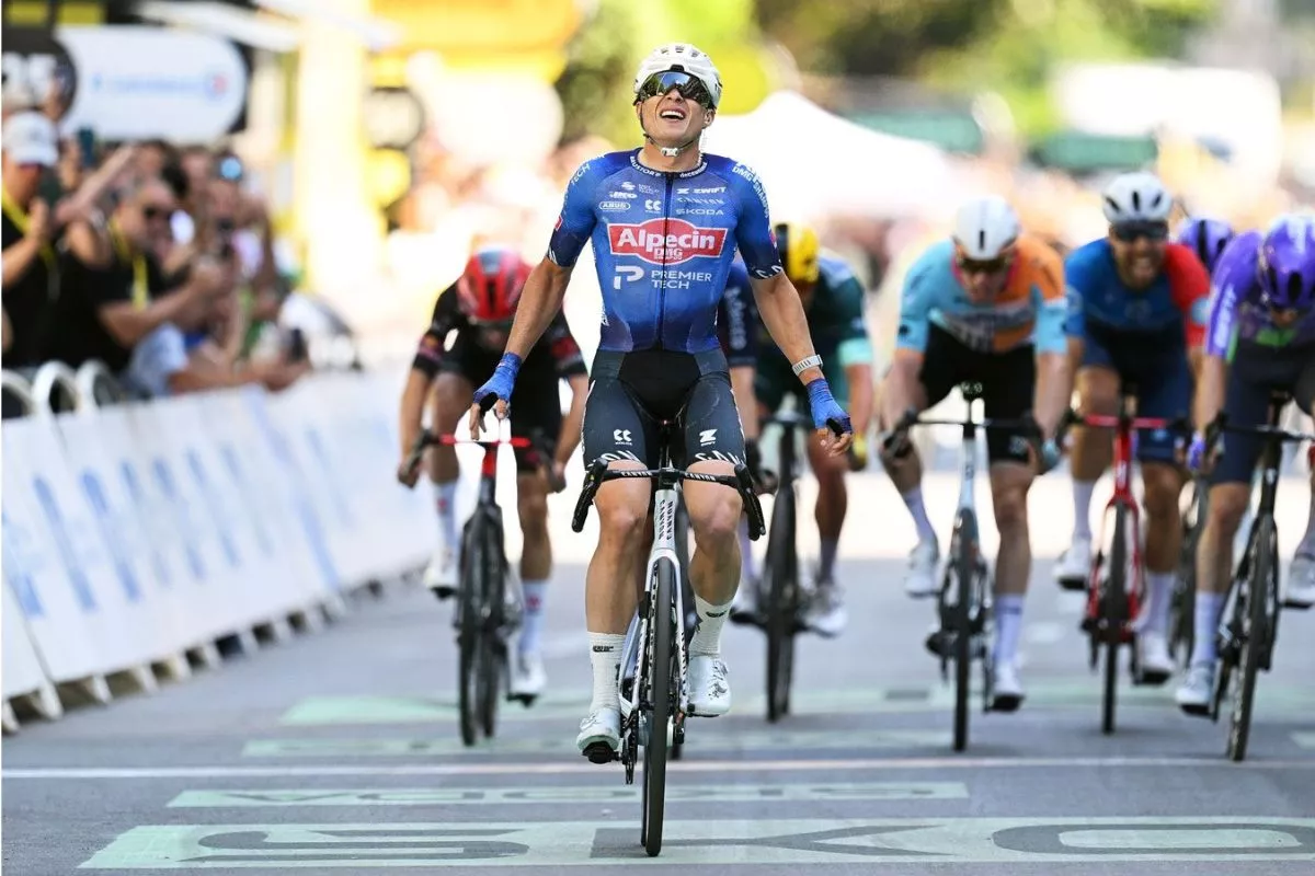 Akhiri Penantian, Jasper Philipsen Juara Etape 17 Tour de France