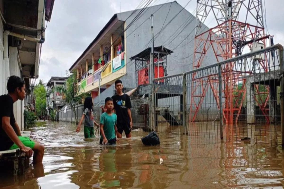 Luapan Kali Ciliwung Sebabkan 22 RT di Jakarta Timur Terendam Banjir