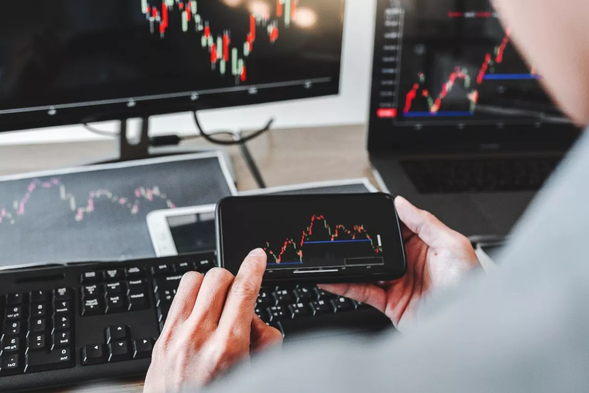 IHSG Menguat Signifikan, Investor Menanti Katalis yang Lebih Kuat