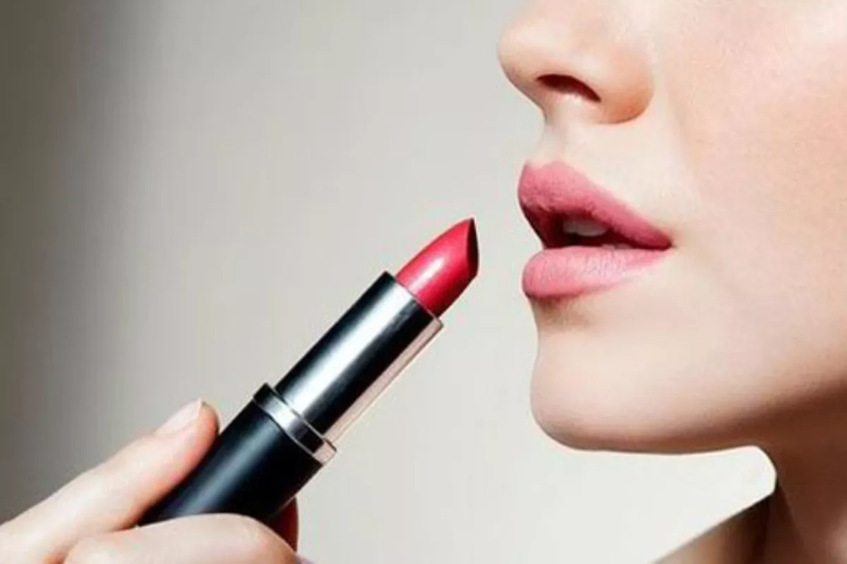Fenomena Lipstick Effect Saat Konsumen Mencari Kemewahan Terjangkau