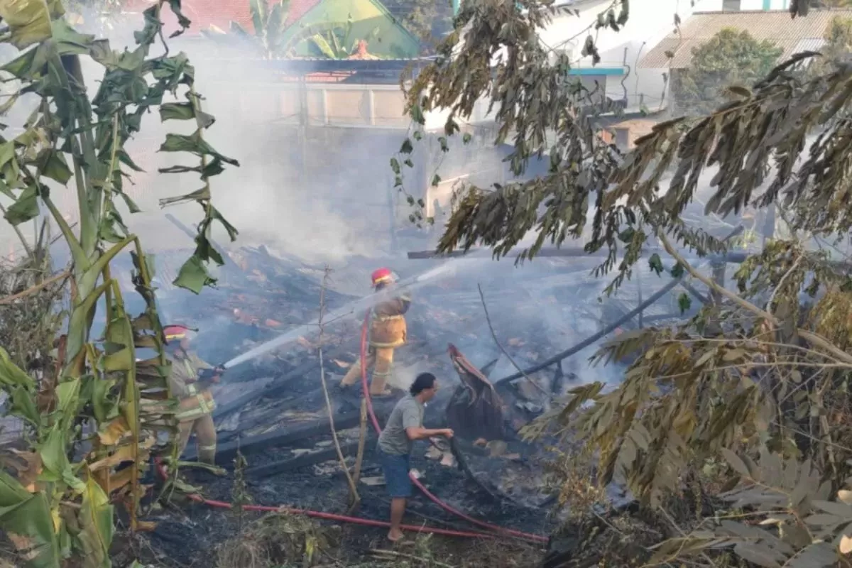 Tempat Produksi Furniture di Purworejo Kebakaran, Rugi Puluhan Juta