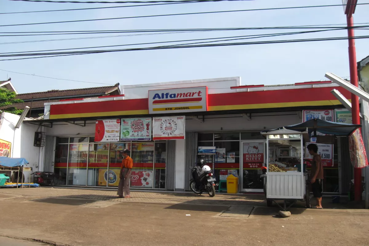 Alfamart Siap Buka Seribu Delapan Puluh Gerai Baru di Tiga Negara