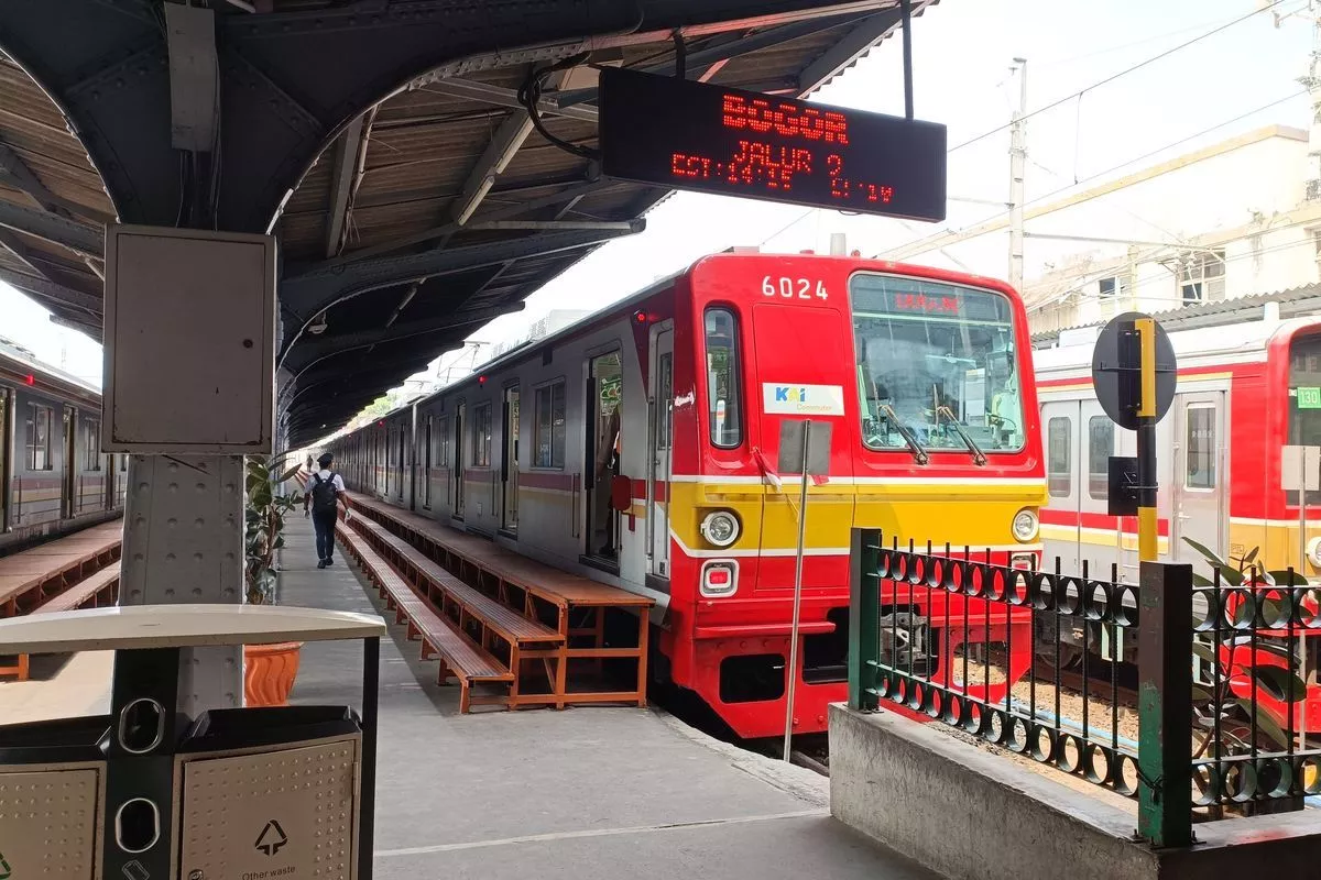 Perbandingan Headway KRL Bogor dan Nambo Terpaut Sangat Jauh
