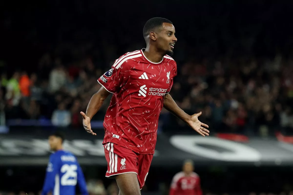 Dua Gol Alexander Isak Bawa Liverpool Menang 2-0 atas Ipswich