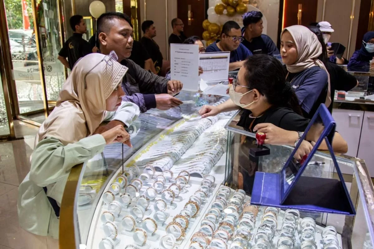 Update Harga Emas di Pegadaian: Antam, UBS, & Galeri24 Kompak Turun