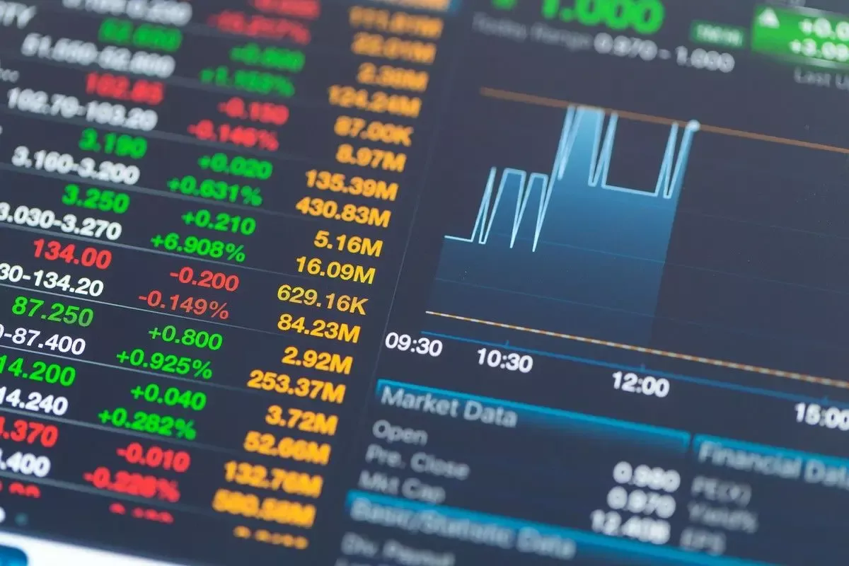 IHSG Melemah ke 6.172, Cek Proyeksi dan Sentimen Pasar Terbaru