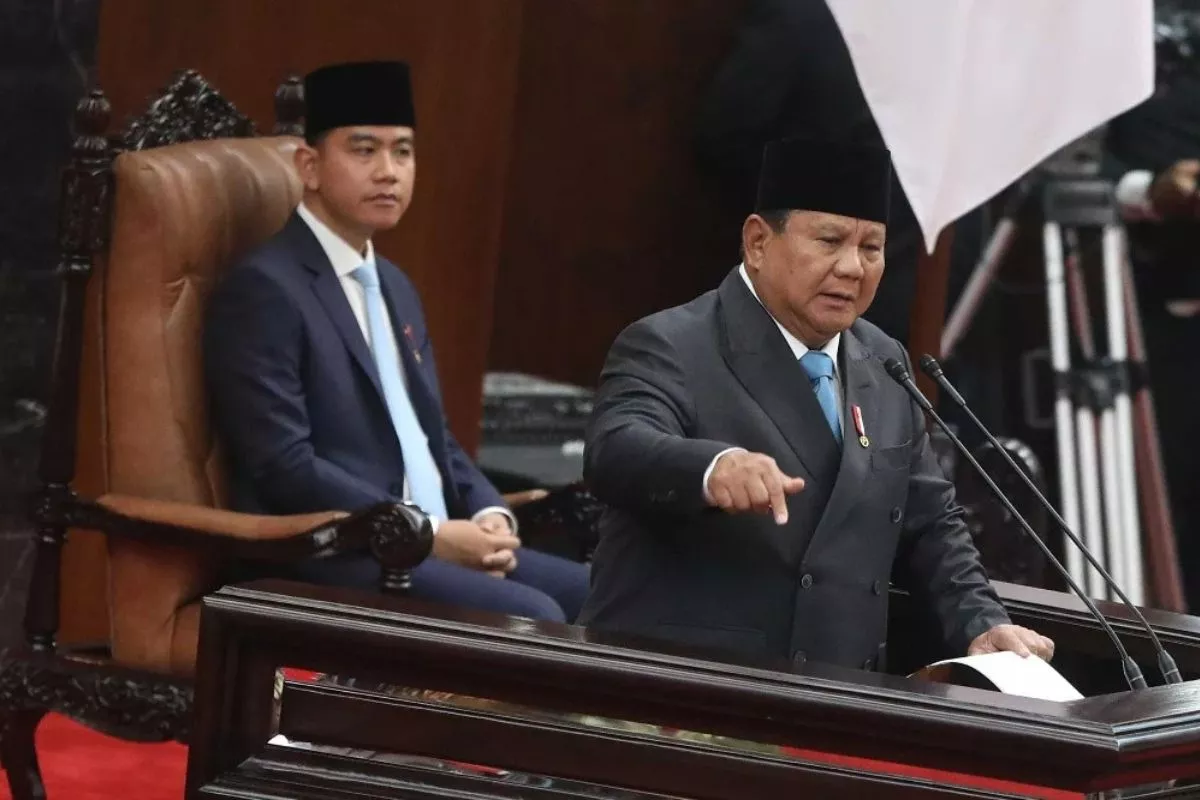 Prabowo Minta Pangkas Birokrasi Pertamina, PLN, dan BUMN Besar