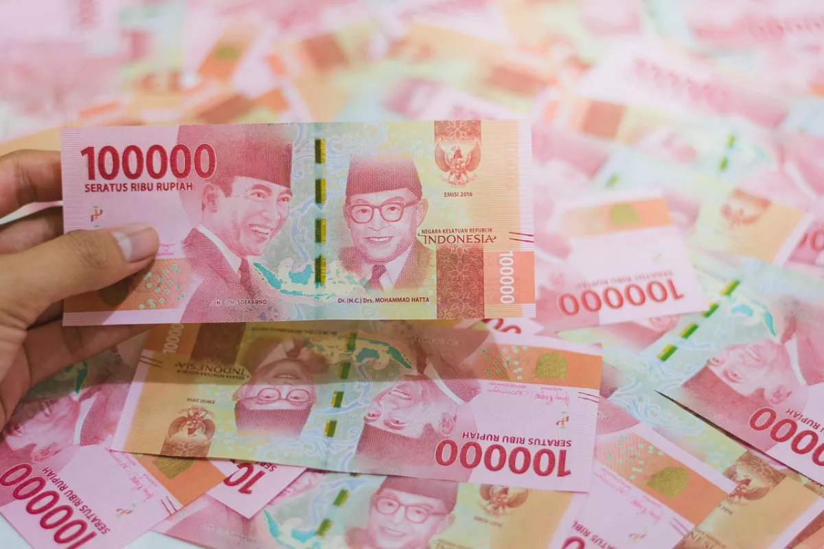 Rupiah Melemah 32 Poin ke Level 17.414 Akibat Risiko Geopolitik