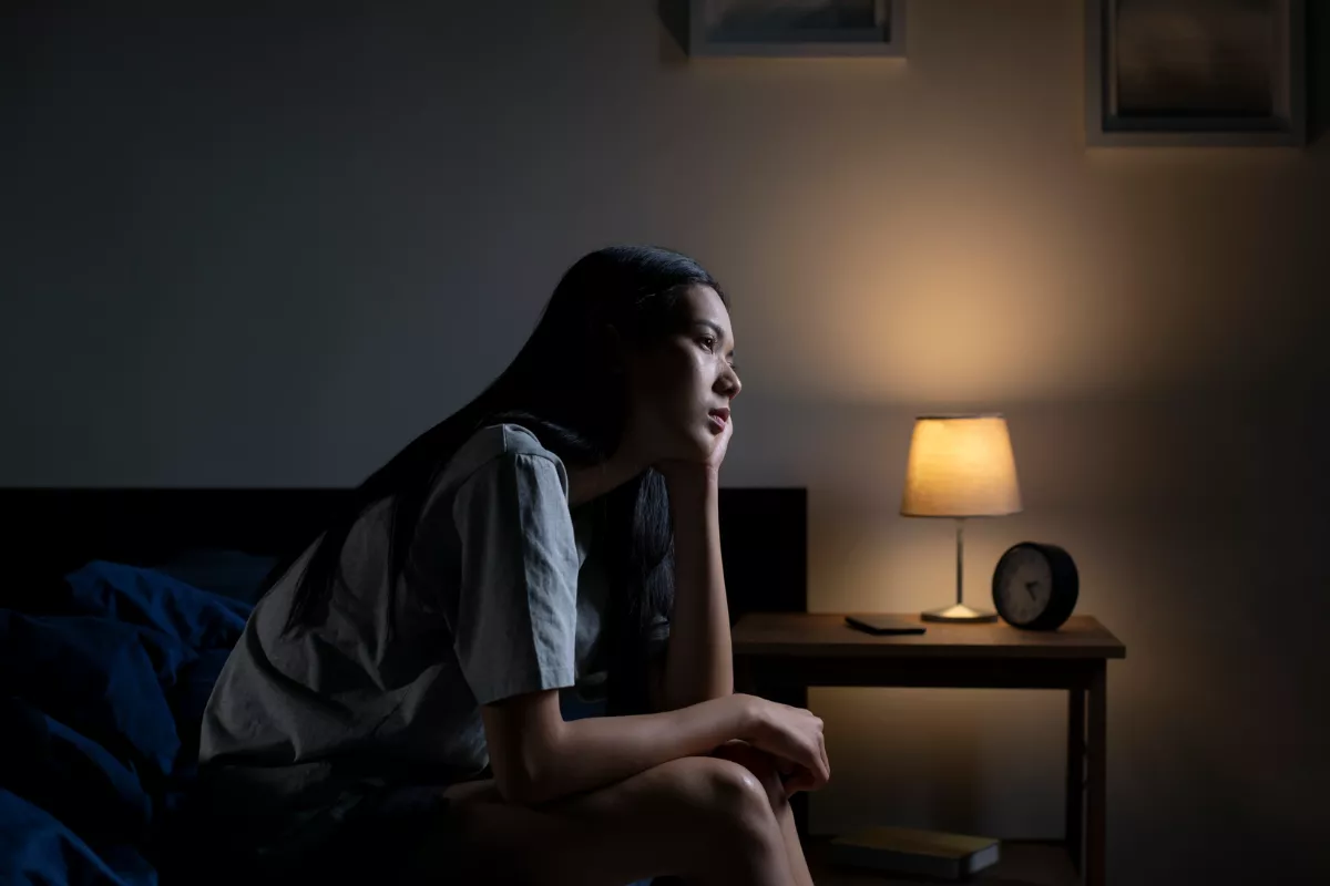 Cara Mengatasi Overthinking Saat Malam Hari Agar Tidur Nyenyak